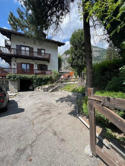 Apartment Le Grenier Du Geant Courmayeur